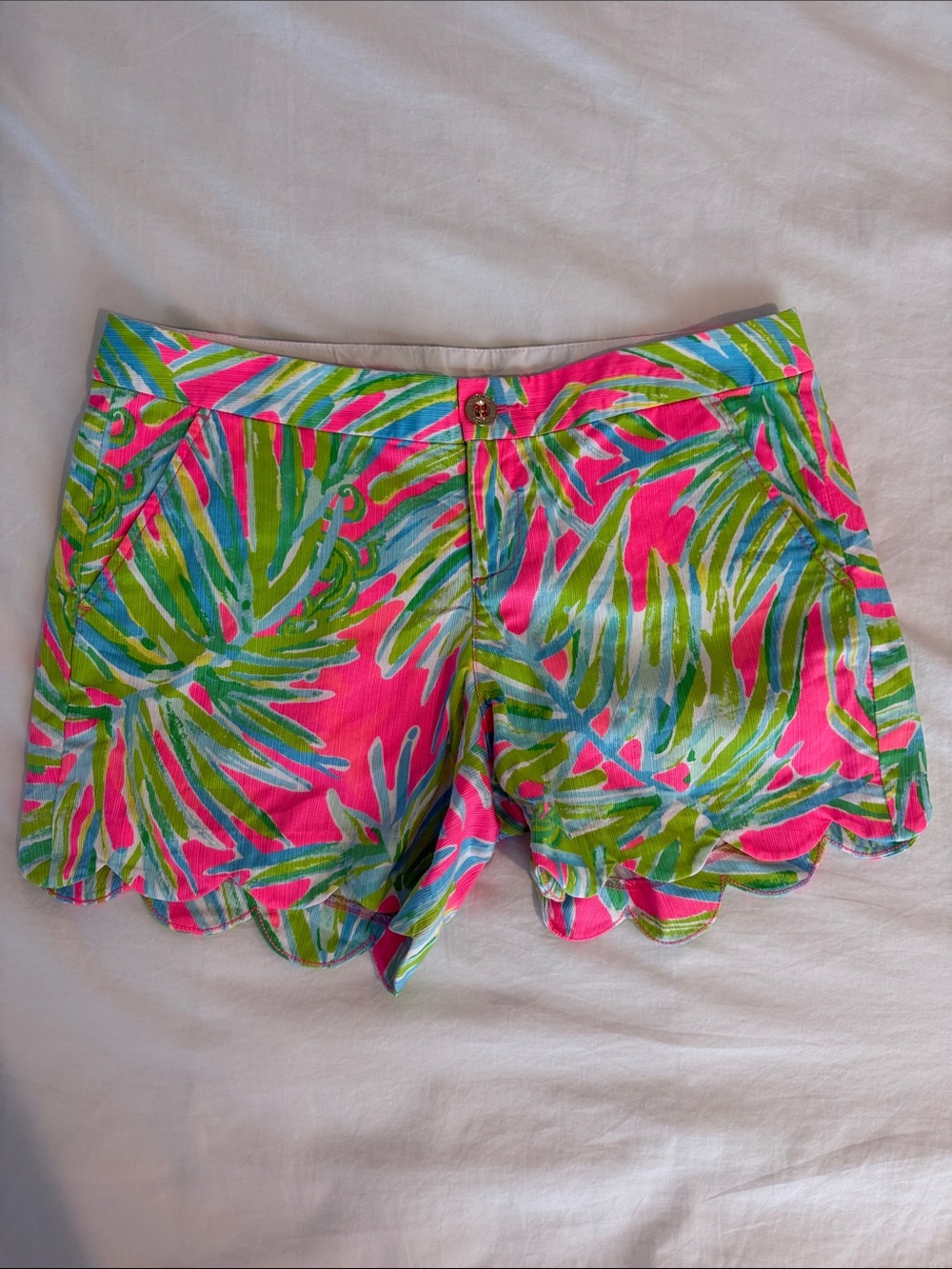 Lilly Pulitzer Women's The Buttercup Short Scallop Hem Shorts - 5” inseam